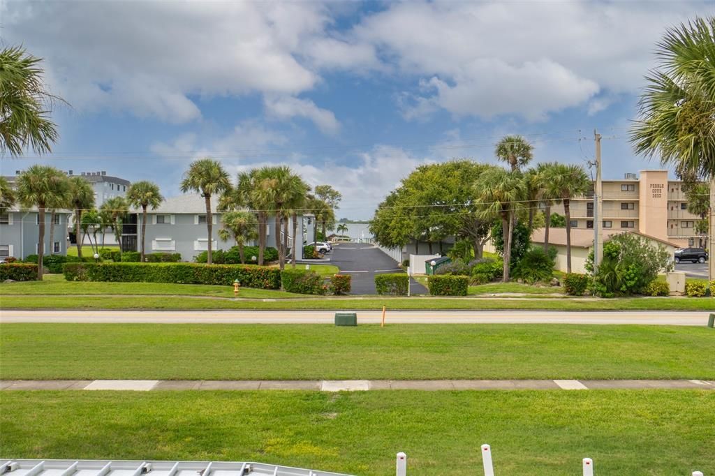 For Sale: $219,000 (2 beds, 2 baths, 1030 Square Feet)