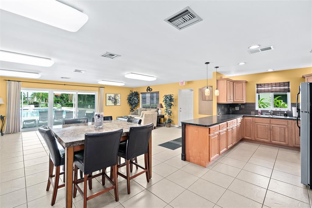 For Sale: $219,000 (2 beds, 2 baths, 1030 Square Feet)