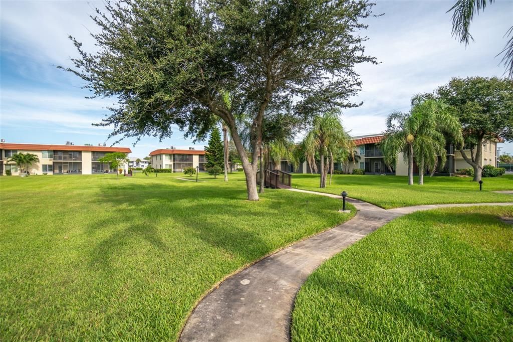 For Sale: $219,000 (2 beds, 2 baths, 1030 Square Feet)