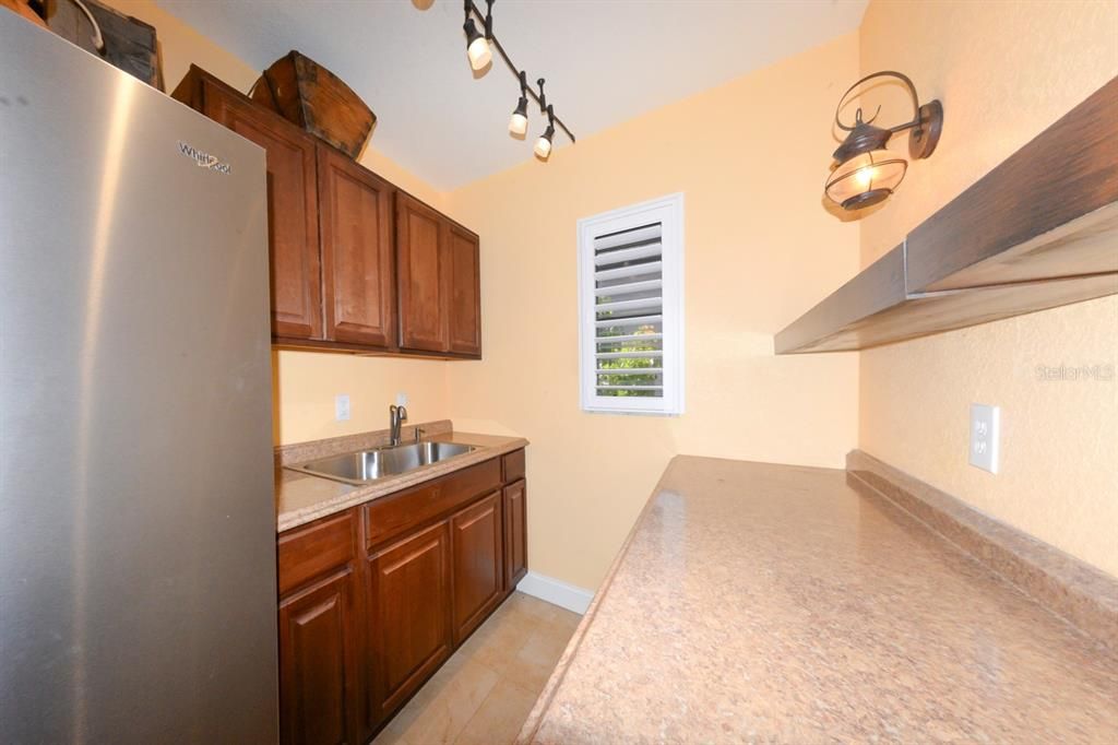 Activo con contrato: $764,000 (3 camas, 2 baños, 2235 Pies cuadrados)