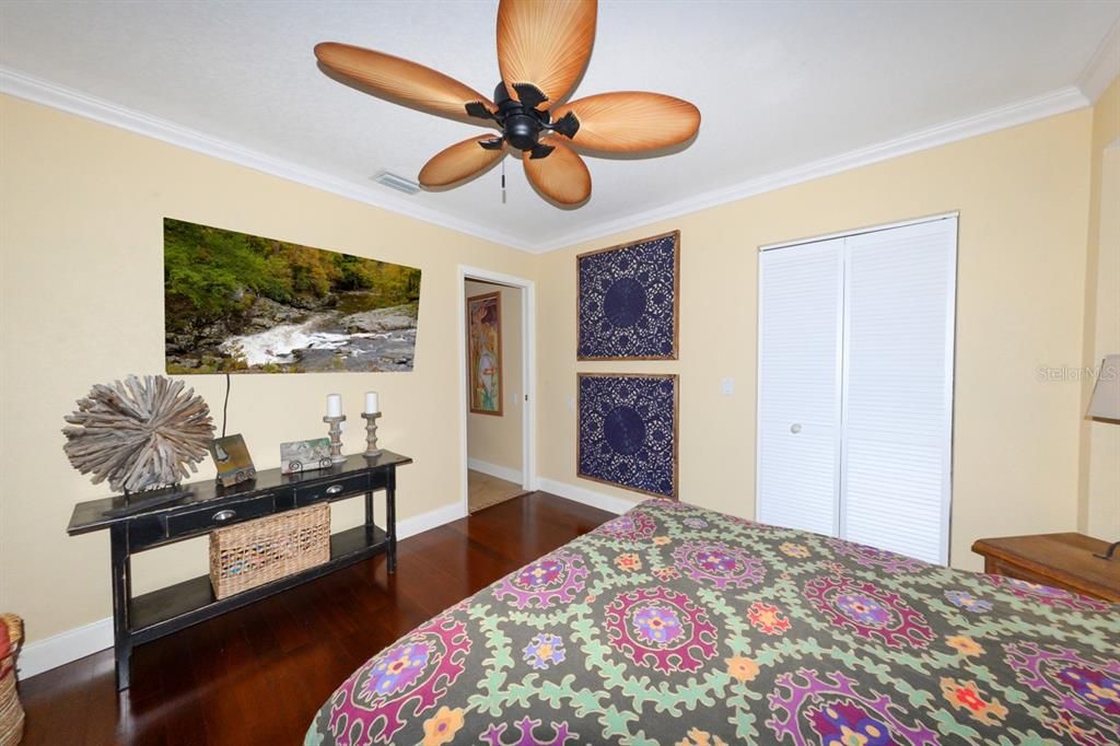 Activo con contrato: $764,000 (3 camas, 2 baños, 2235 Pies cuadrados)