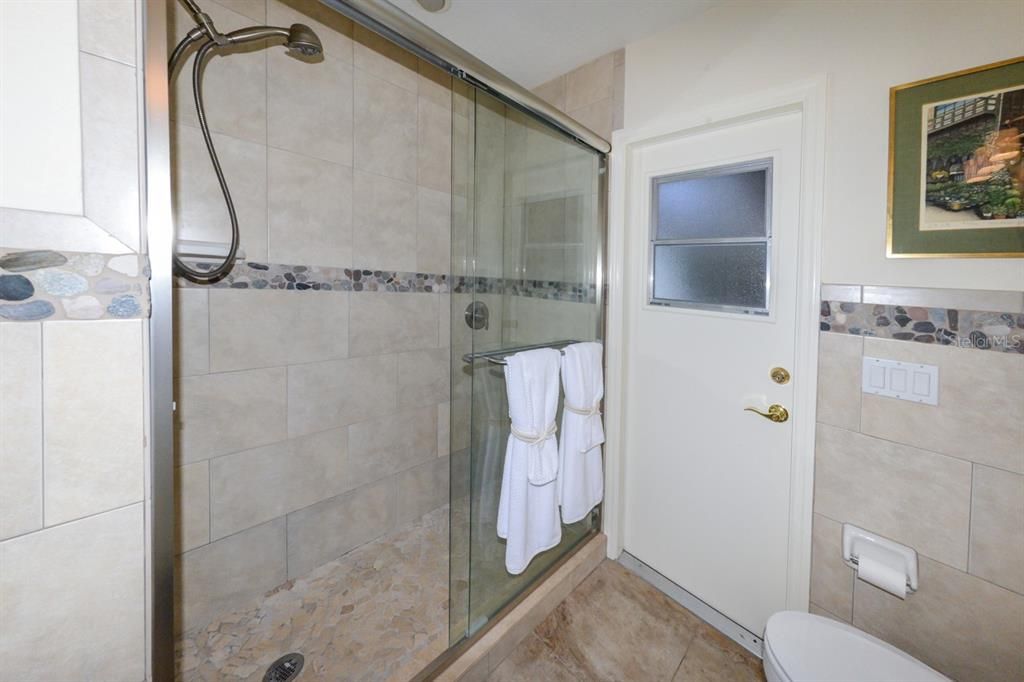 Activo con contrato: $764,000 (3 camas, 2 baños, 2235 Pies cuadrados)