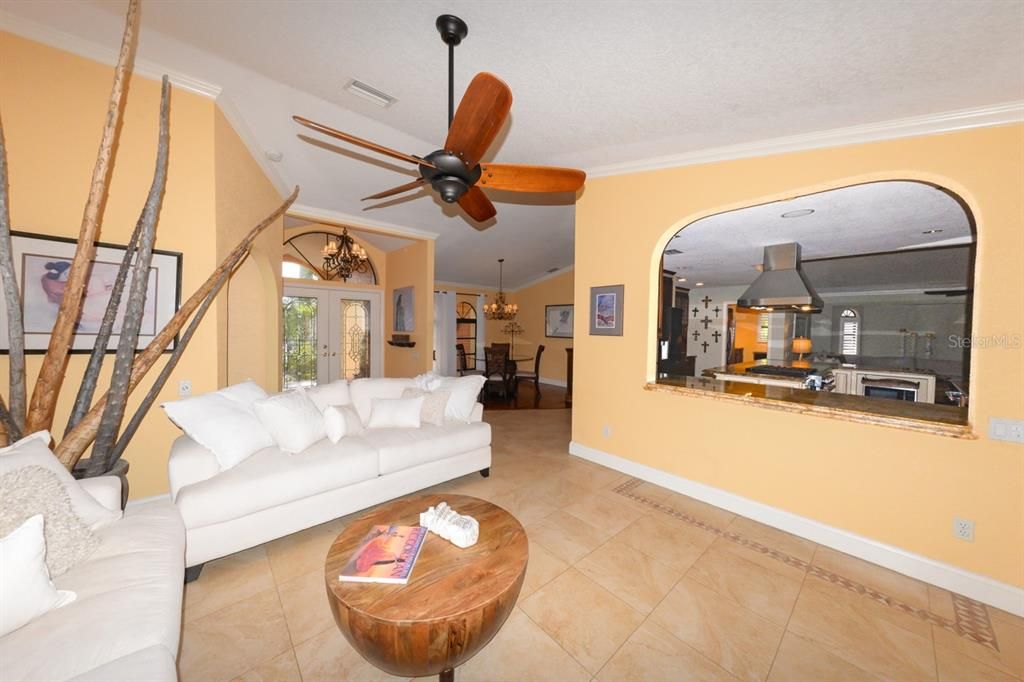 Activo con contrato: $764,000 (3 camas, 2 baños, 2235 Pies cuadrados)