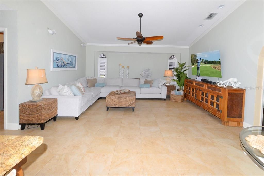 Activo con contrato: $764,000 (3 camas, 2 baños, 2235 Pies cuadrados)