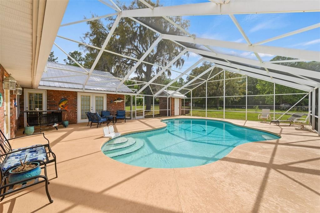 For Sale: $650,000 (3 beds, 4 baths, 2272 Square Feet)