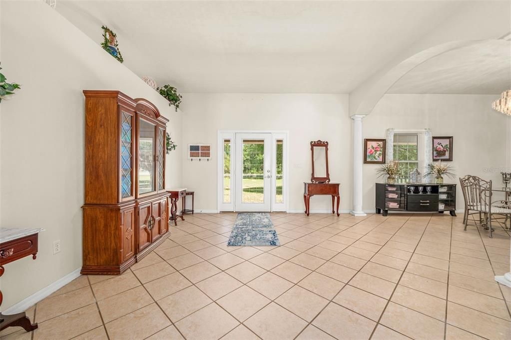 For Sale: $650,000 (3 beds, 4 baths, 2272 Square Feet)