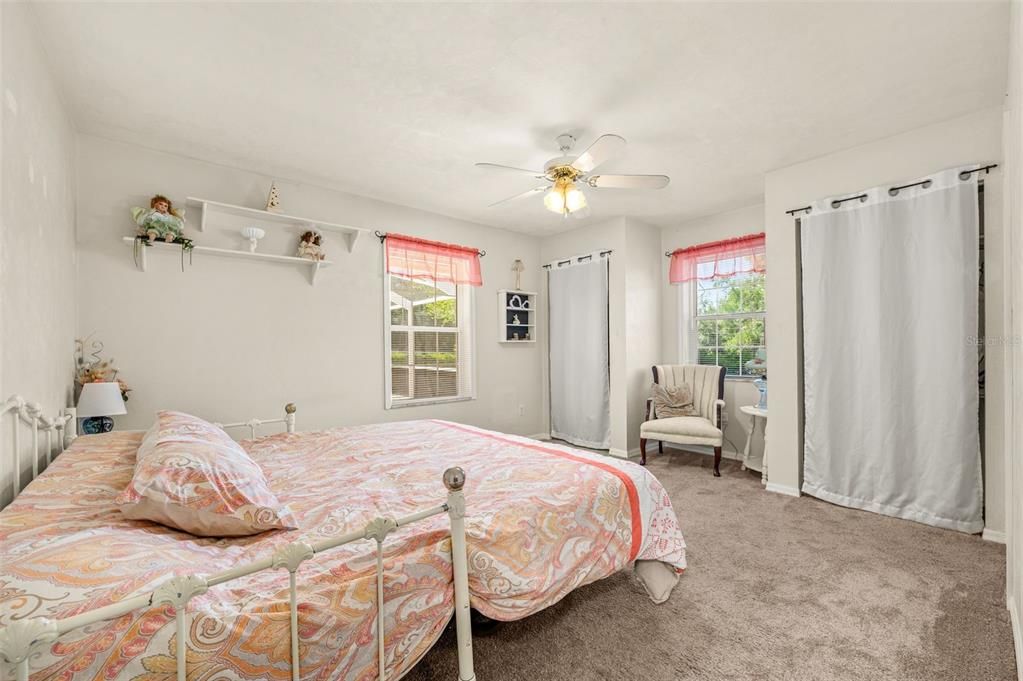 For Sale: $650,000 (3 beds, 4 baths, 2272 Square Feet)