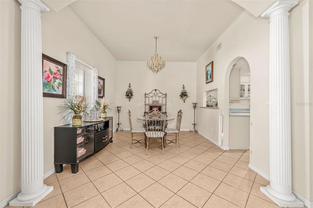 For Sale: $650,000 (3 beds, 4 baths, 2272 Square Feet)