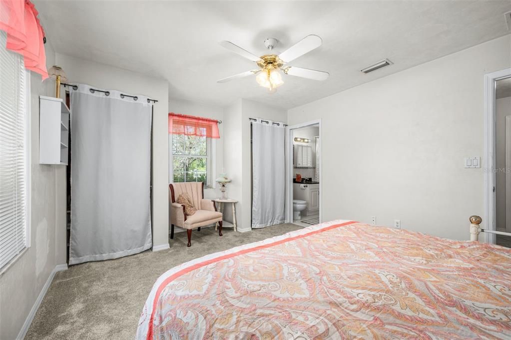 For Sale: $650,000 (3 beds, 4 baths, 2272 Square Feet)
