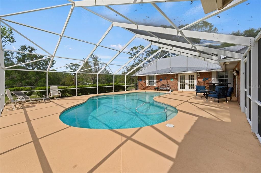 For Sale: $650,000 (3 beds, 4 baths, 2272 Square Feet)