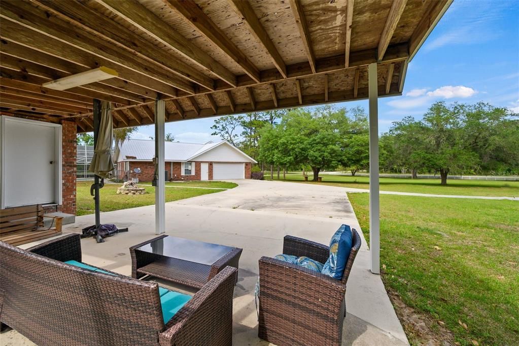 For Sale: $650,000 (3 beds, 4 baths, 2272 Square Feet)
