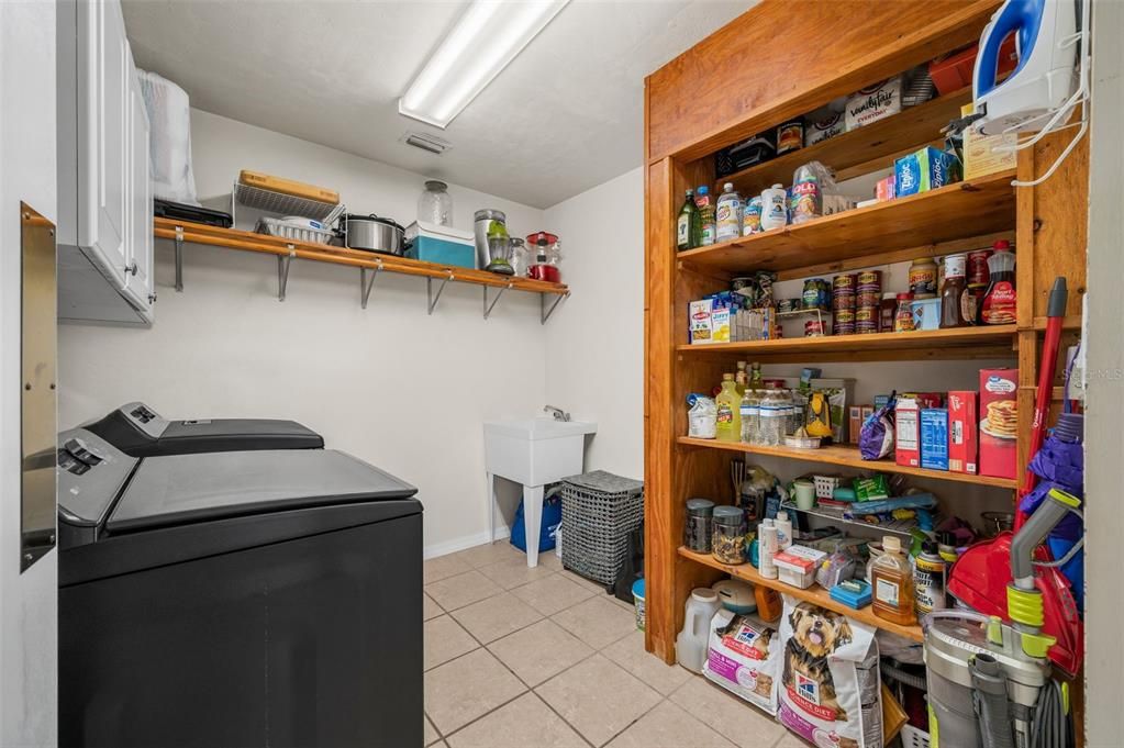 For Sale: $650,000 (3 beds, 4 baths, 2272 Square Feet)