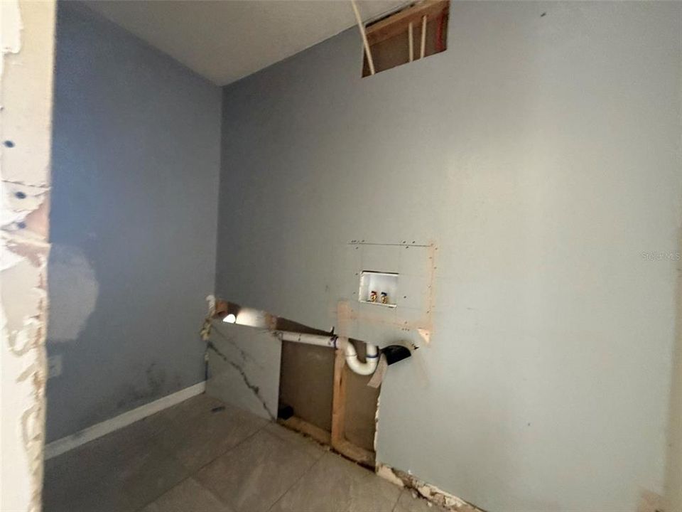Active With Contract: $199,000 (4 beds, 2 baths, 1712 Square Feet)