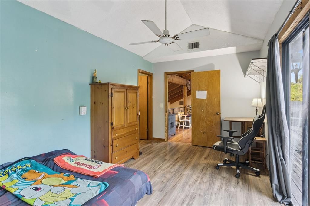 En Venta: $430,000 (5 camas, 3 baños, 2443 Pies cuadrados)