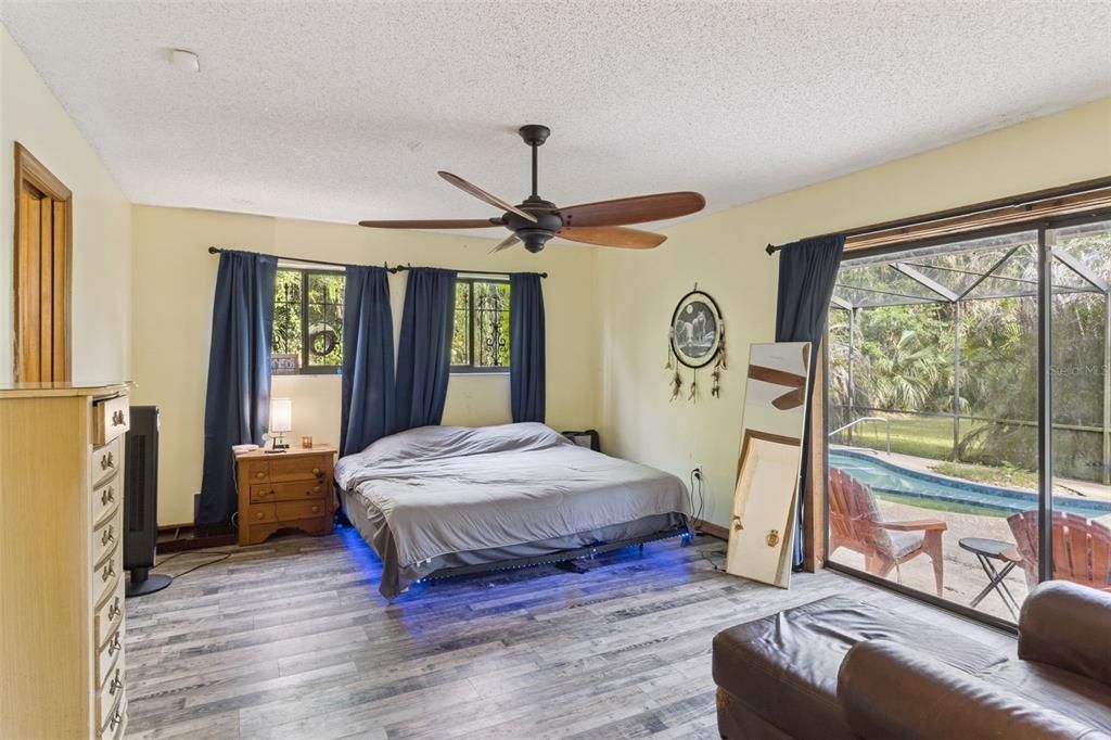 En Venta: $430,000 (5 camas, 3 baños, 2443 Pies cuadrados)