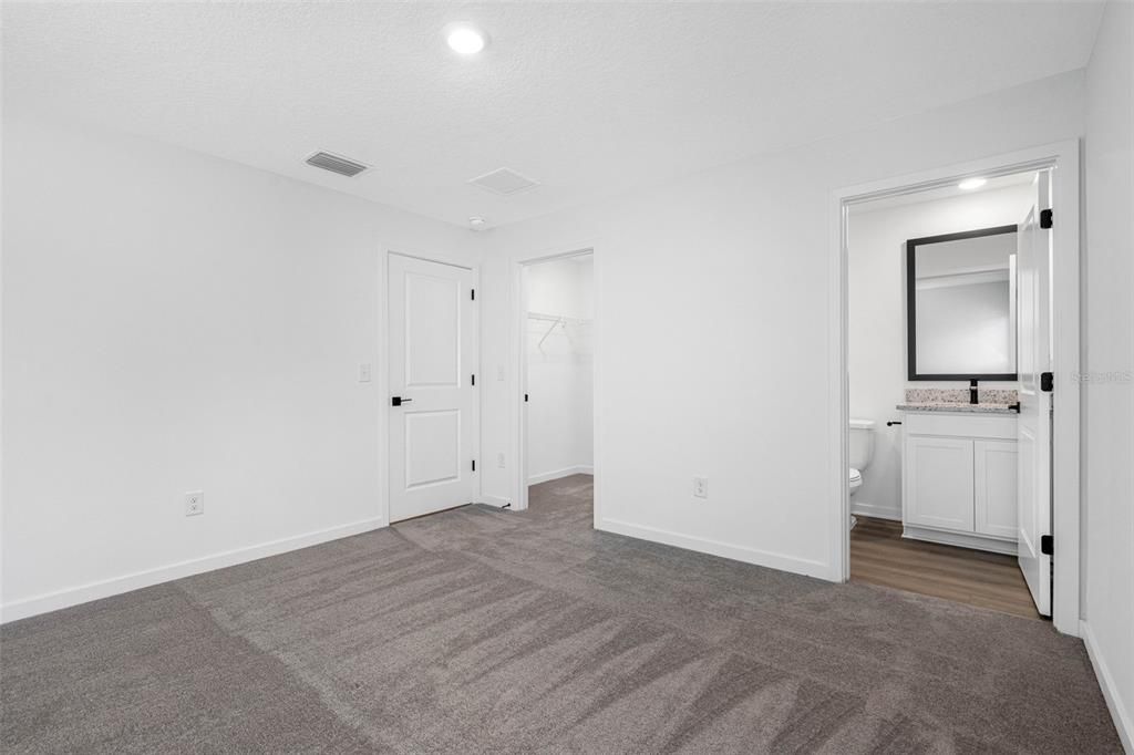 Active With Contract: $295,900 (2 beds, 2 baths, 1032 Square Feet)