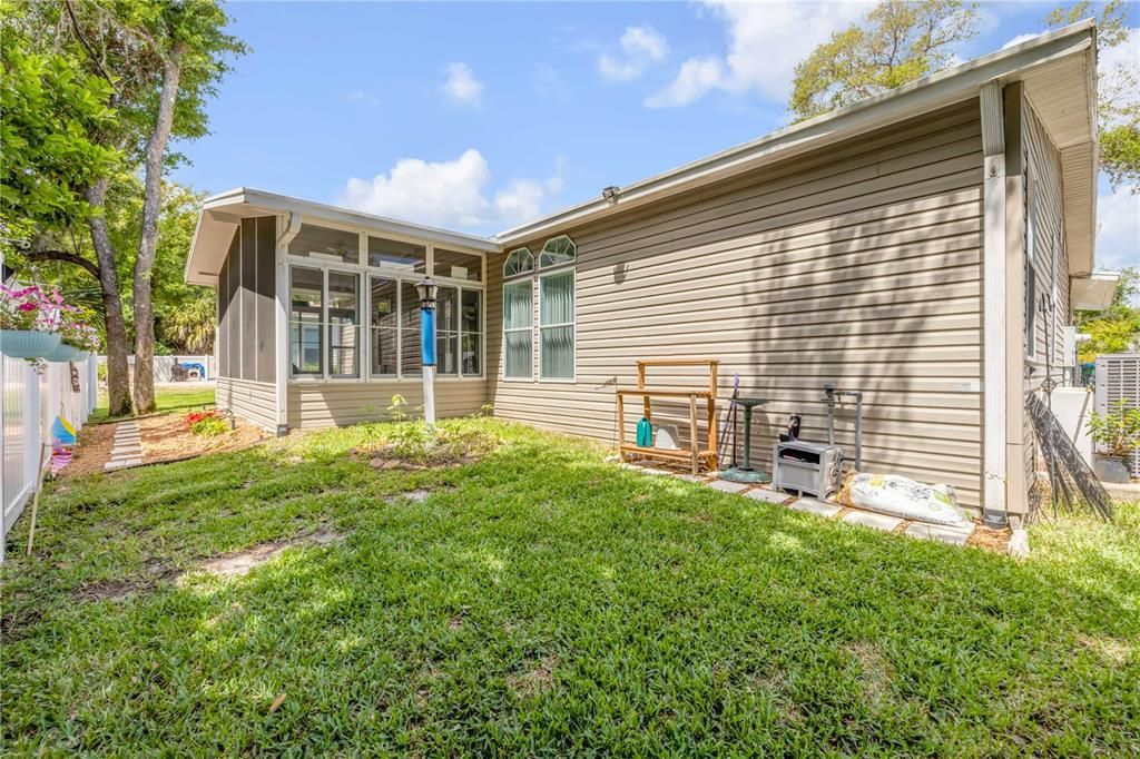 For Sale: $294,500 (3 beds, 2 baths, 1416 Square Feet)
