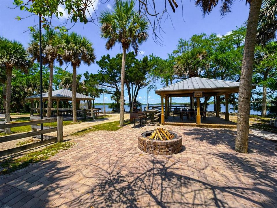 For Sale: $294,500 (3 beds, 2 baths, 1416 Square Feet)