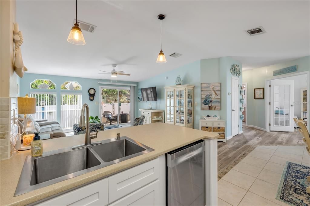 For Sale: $294,500 (3 beds, 2 baths, 1416 Square Feet)