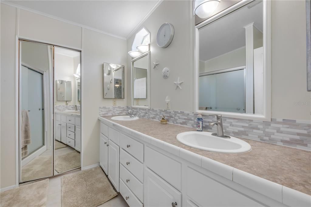For Sale: $294,500 (3 beds, 2 baths, 1416 Square Feet)