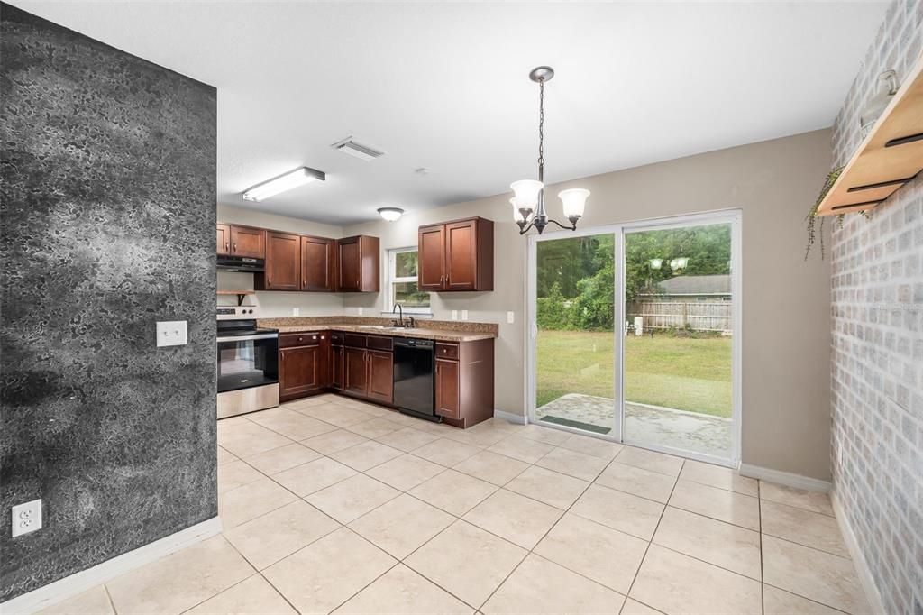 Active With Contract: $225,000 (3 beds, 2 baths, 1332 Square Feet)