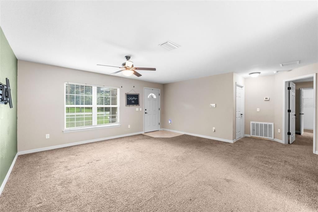 Active With Contract: $225,000 (3 beds, 2 baths, 1332 Square Feet)