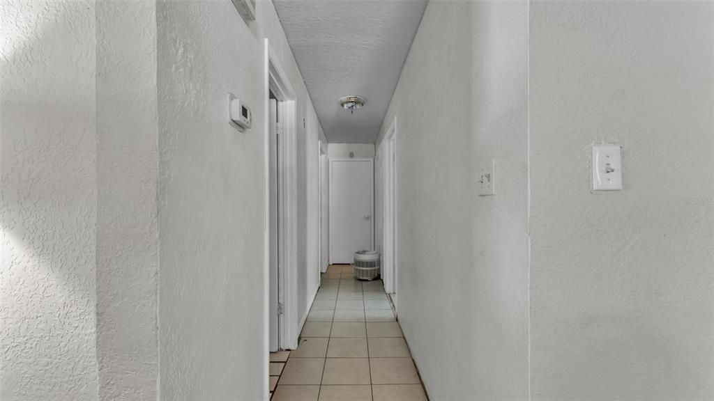 Под контрактом: $215,000 (3 спален, 2 ванн, 1104 Квадратных фут)