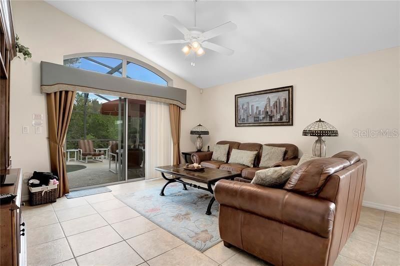 Active With Contract: $2,950 (4 beds, 3 baths, 2165 Square Feet)
