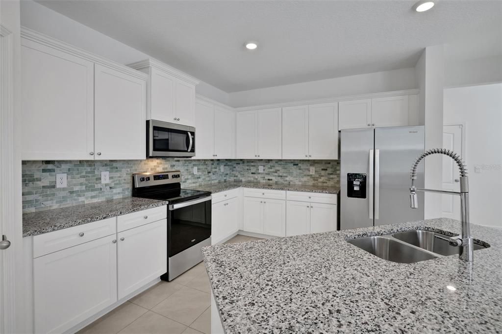 Active With Contract: $295,000 (3 beds, 2 baths, 1795 Square Feet)