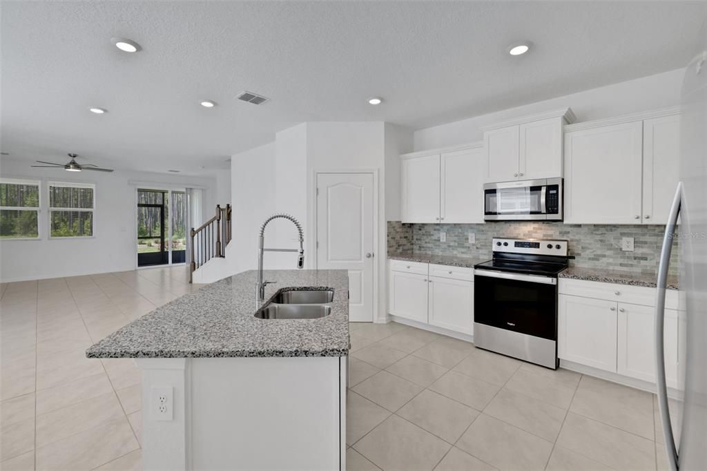 Active With Contract: $295,000 (3 beds, 2 baths, 1795 Square Feet)
