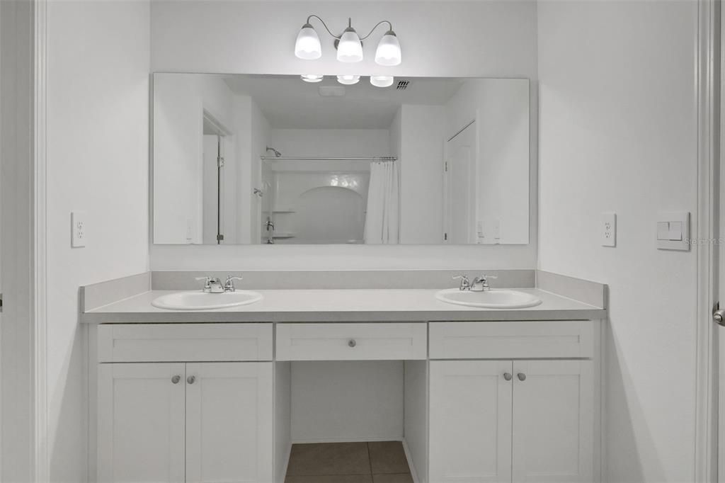 Active With Contract: $295,000 (3 beds, 2 baths, 1795 Square Feet)