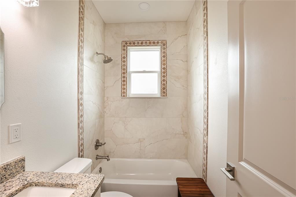 For Sale: $369,000 (3 beds, 2 baths, 1711 Square Feet)