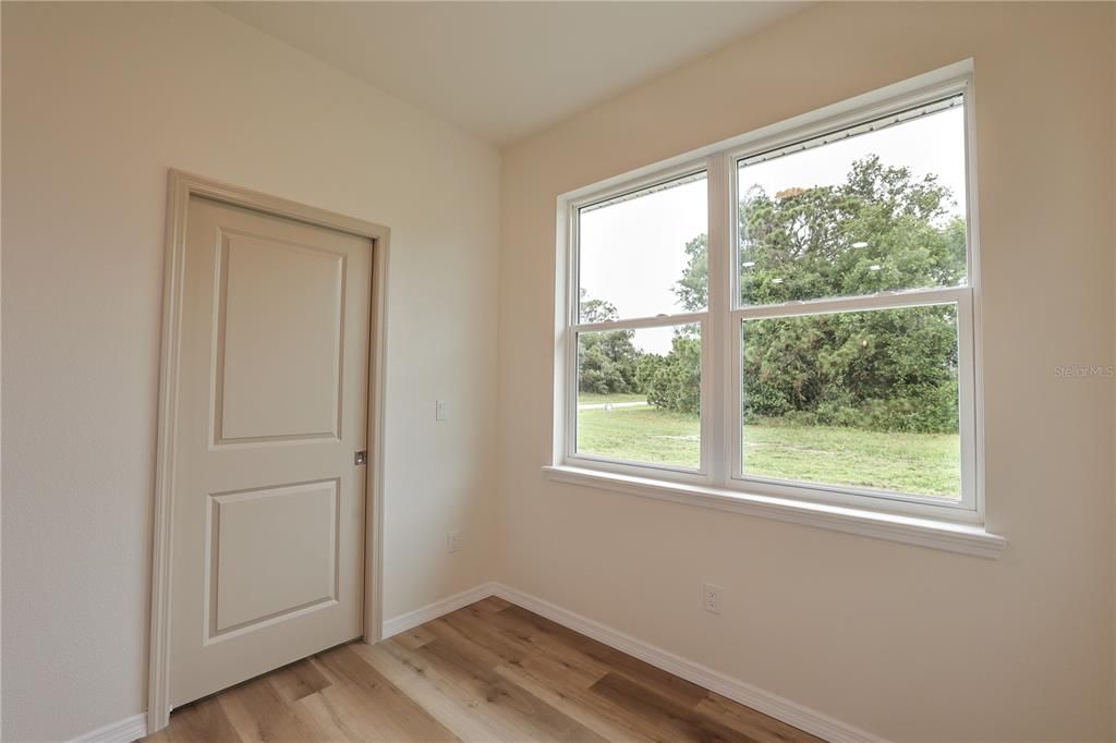 For Sale: $369,000 (3 beds, 2 baths, 1711 Square Feet)
