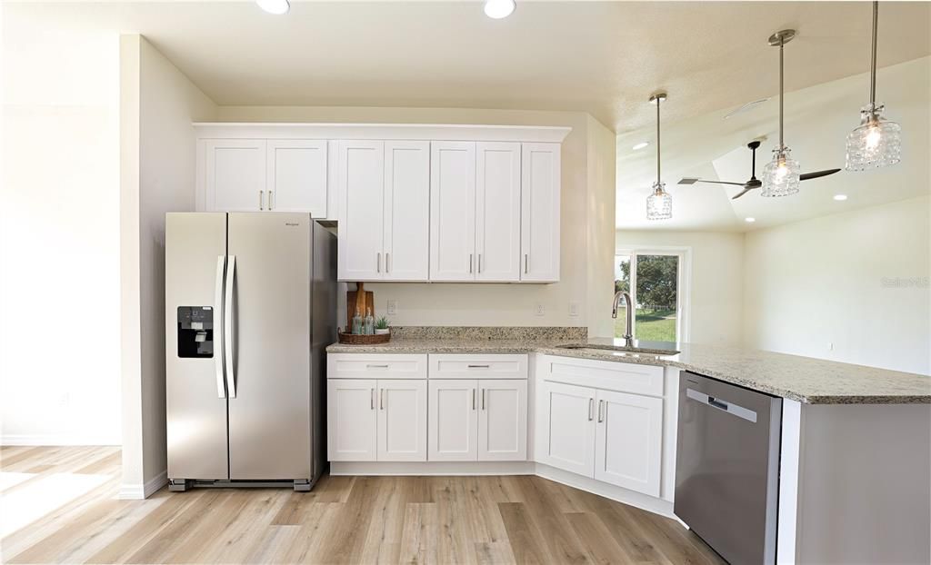 For Sale: $369,000 (3 beds, 2 baths, 1711 Square Feet)