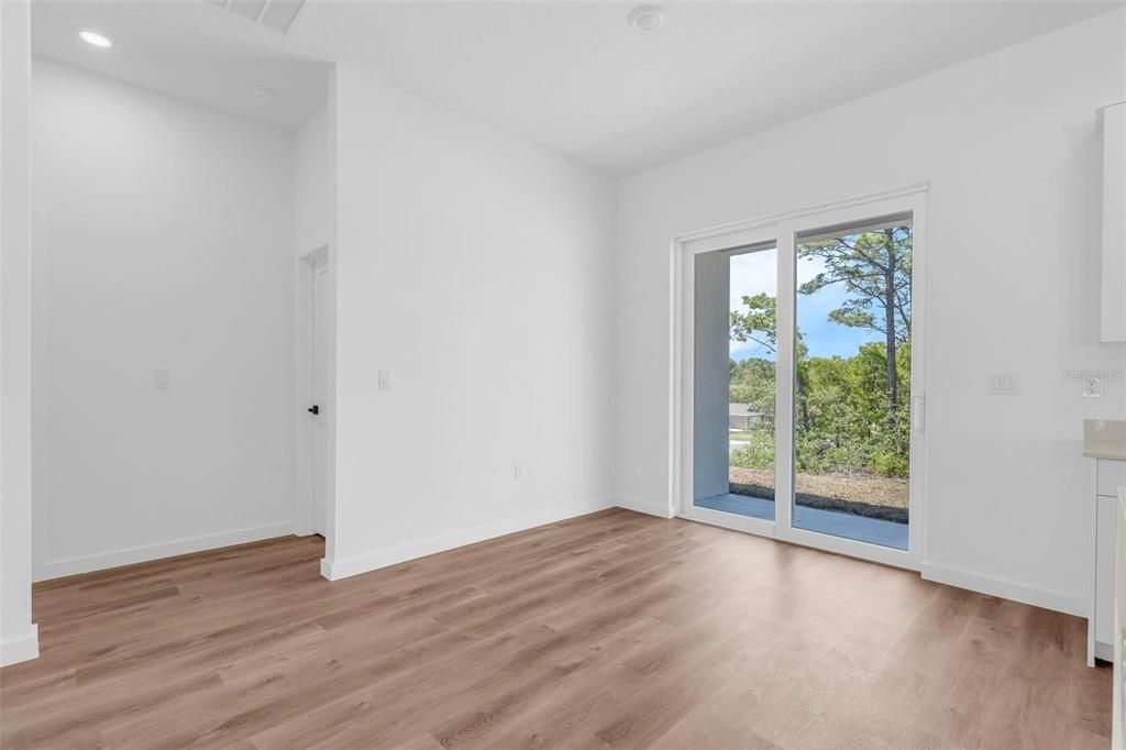 En Venta: $315,000 (4 camas, 3 baños, 1870 Pies cuadrados)