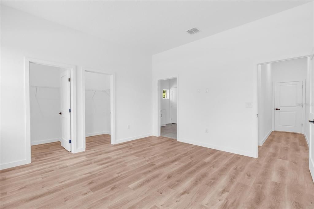 En Venta: $315,000 (4 camas, 3 baños, 1870 Pies cuadrados)