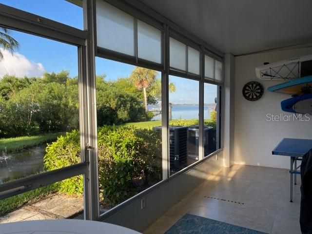 For Sale: $355,000 (2 beds, 2 baths, 1309 Square Feet)