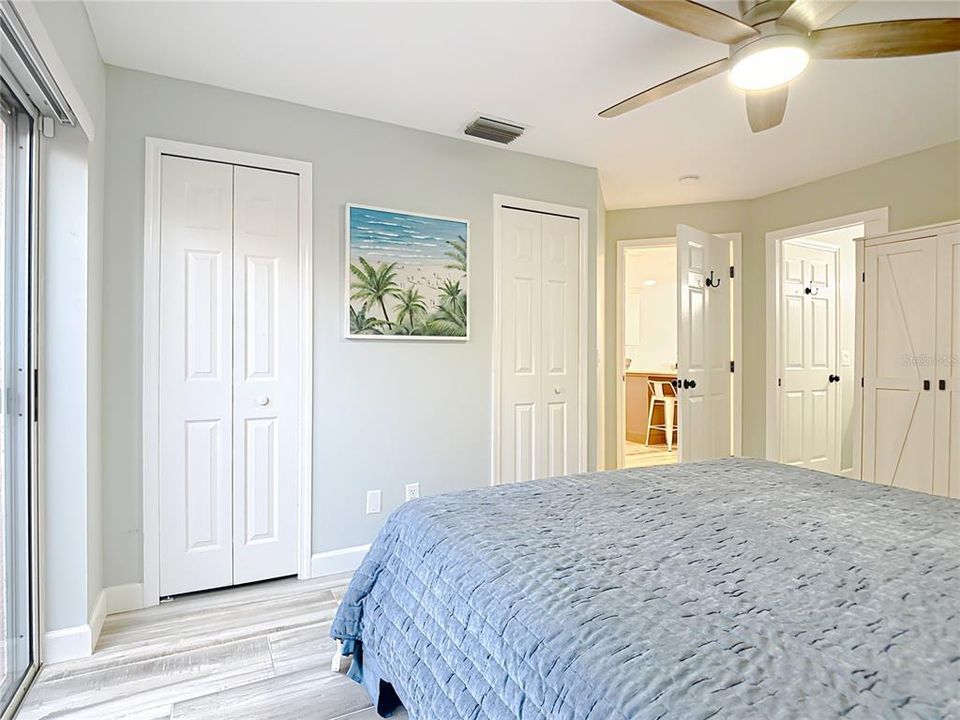 For Sale: $355,000 (2 beds, 2 baths, 1309 Square Feet)