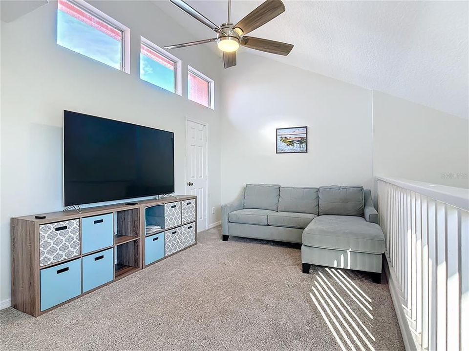 For Sale: $355,000 (2 beds, 2 baths, 1309 Square Feet)