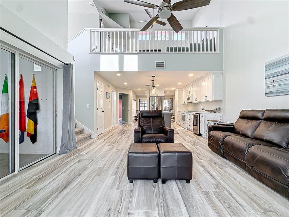 For Sale: $355,000 (2 beds, 2 baths, 1309 Square Feet)