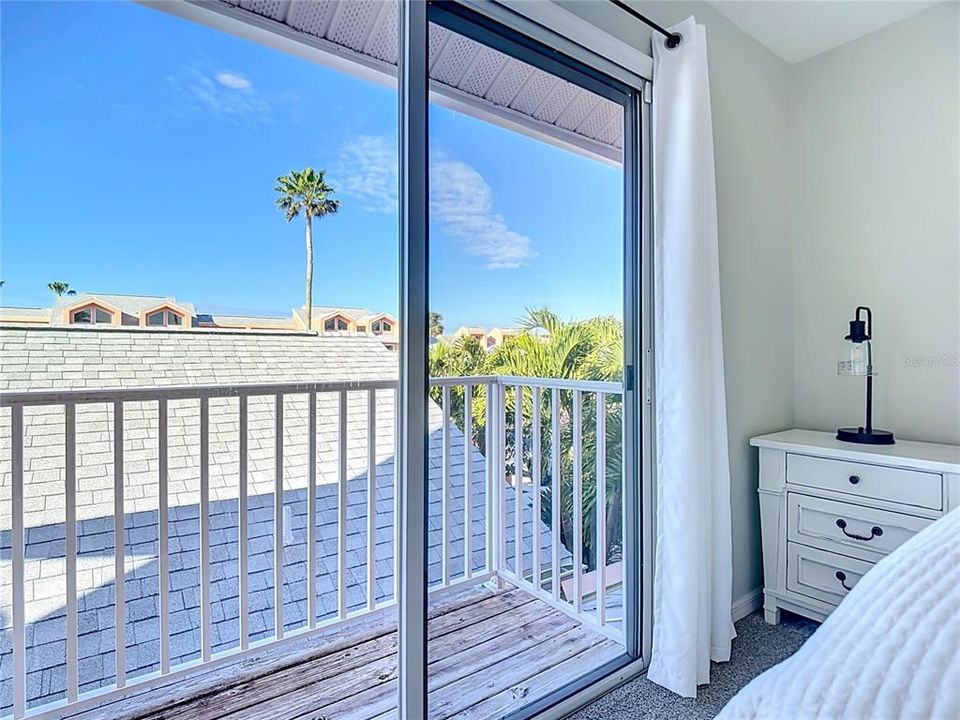 For Sale: $355,000 (2 beds, 2 baths, 1309 Square Feet)