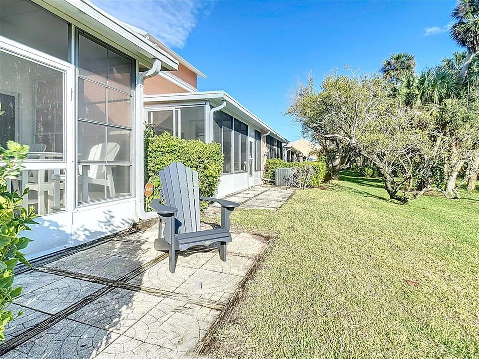 For Sale: $355,000 (2 beds, 2 baths, 1309 Square Feet)