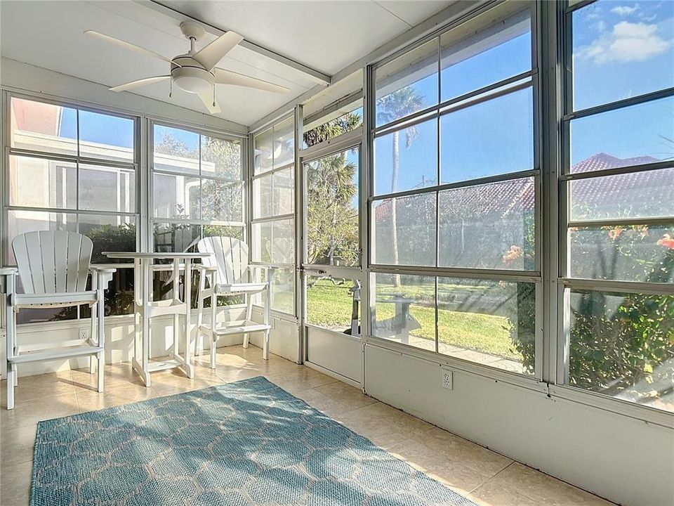 For Sale: $355,000 (2 beds, 2 baths, 1309 Square Feet)