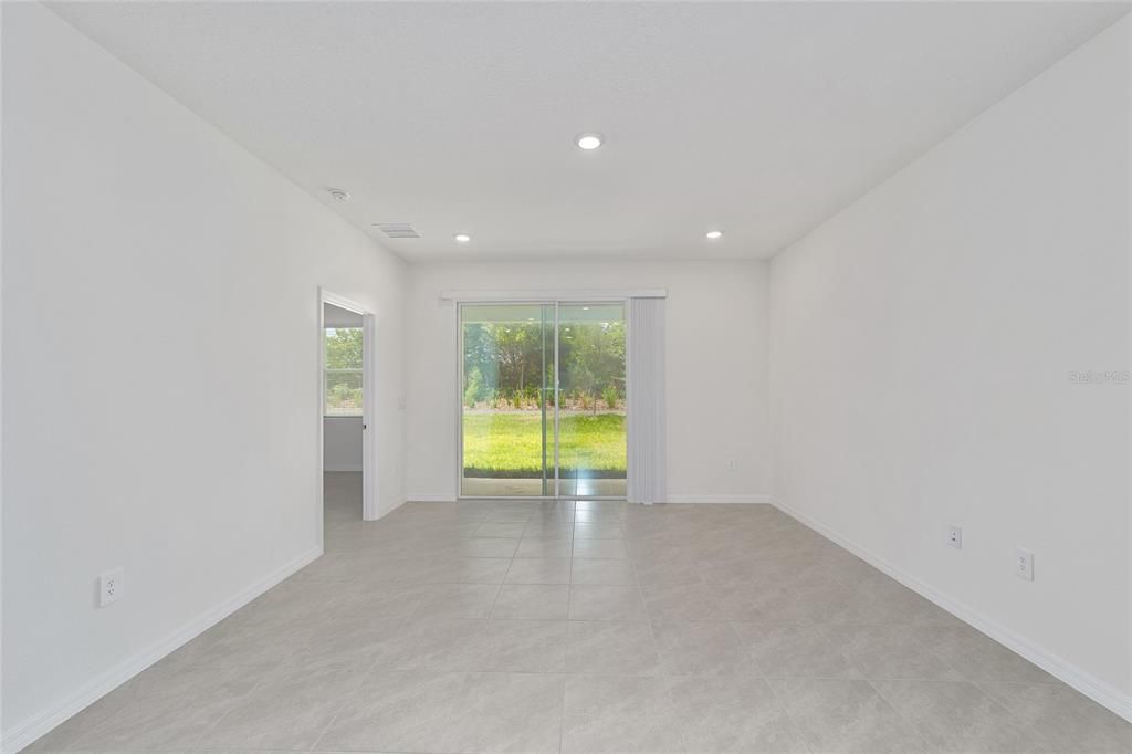 For Rent: $2,300 (3 beds, 2 baths, 1505 Square Feet)