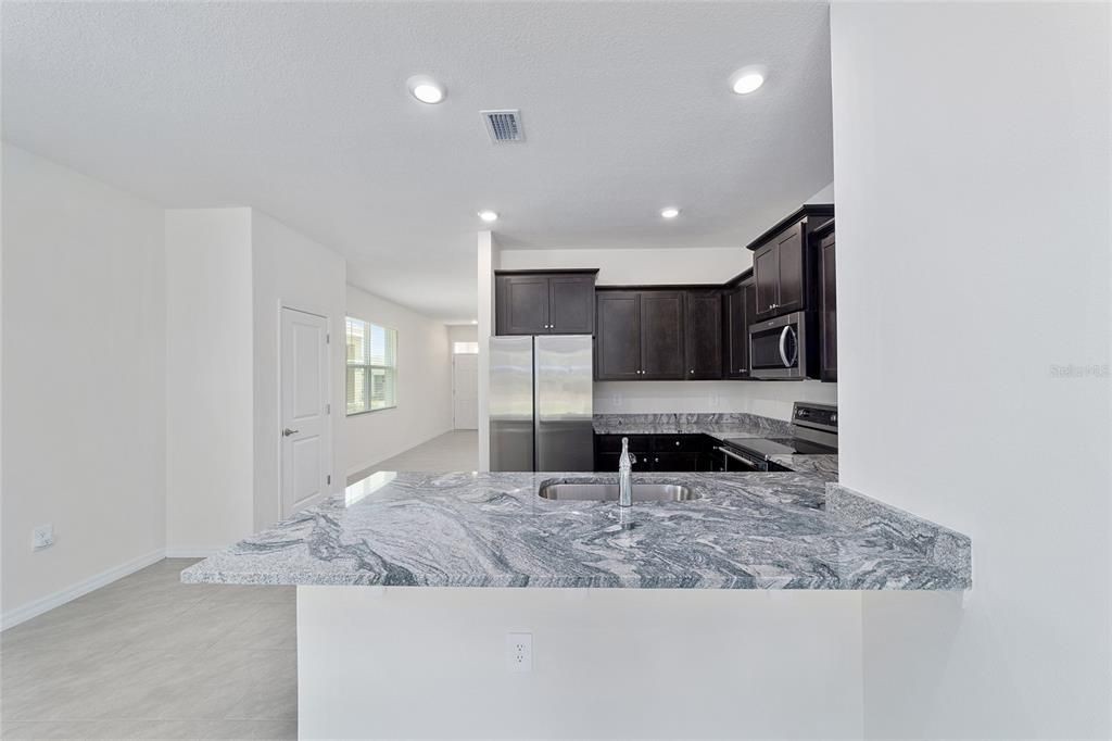 For Rent: $2,300 (3 beds, 2 baths, 1505 Square Feet)