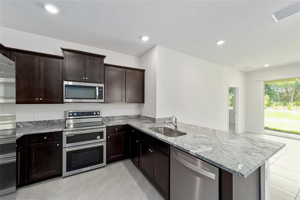 For Rent: $2,300 (3 beds, 2 baths, 1505 Square Feet)