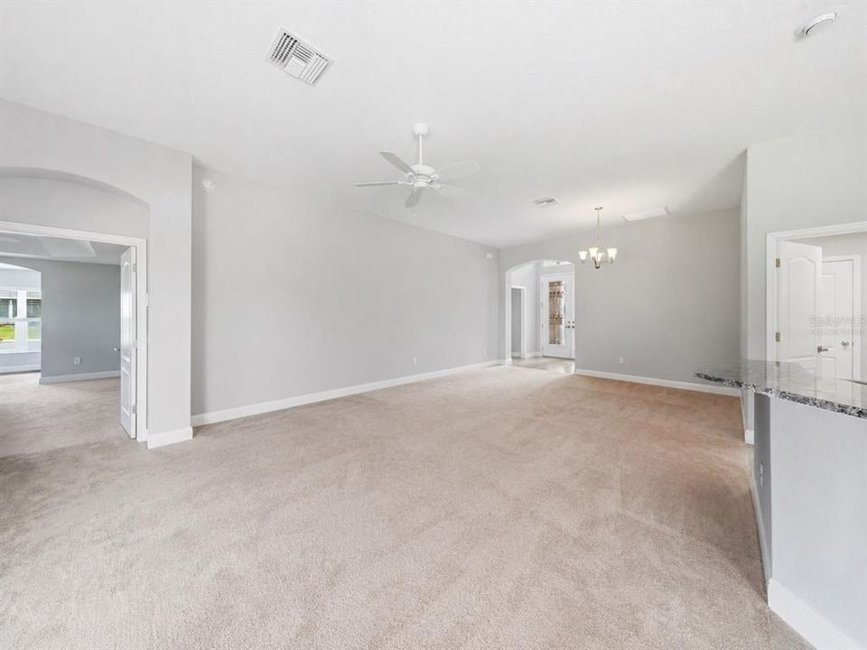 En Venta: $729,000 (3 camas, 2 baños, 2103 Pies cuadrados)