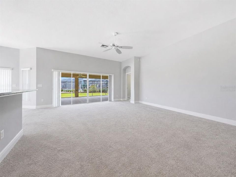 En Venta: $729,000 (3 camas, 2 baños, 2103 Pies cuadrados)