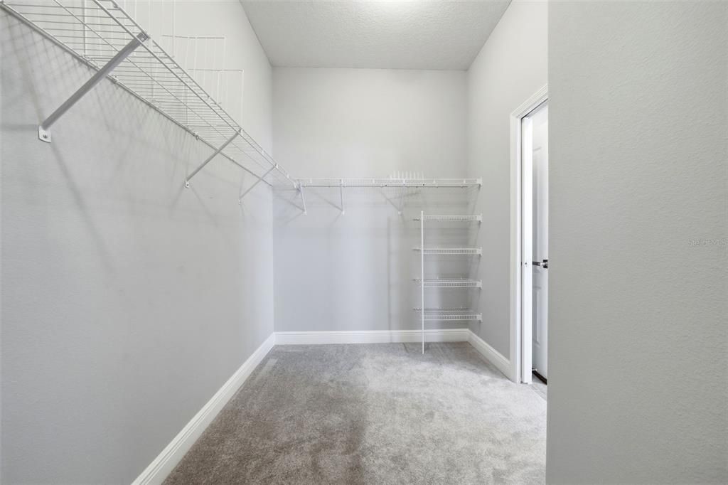 En Venta: $729,000 (3 camas, 2 baños, 2103 Pies cuadrados)