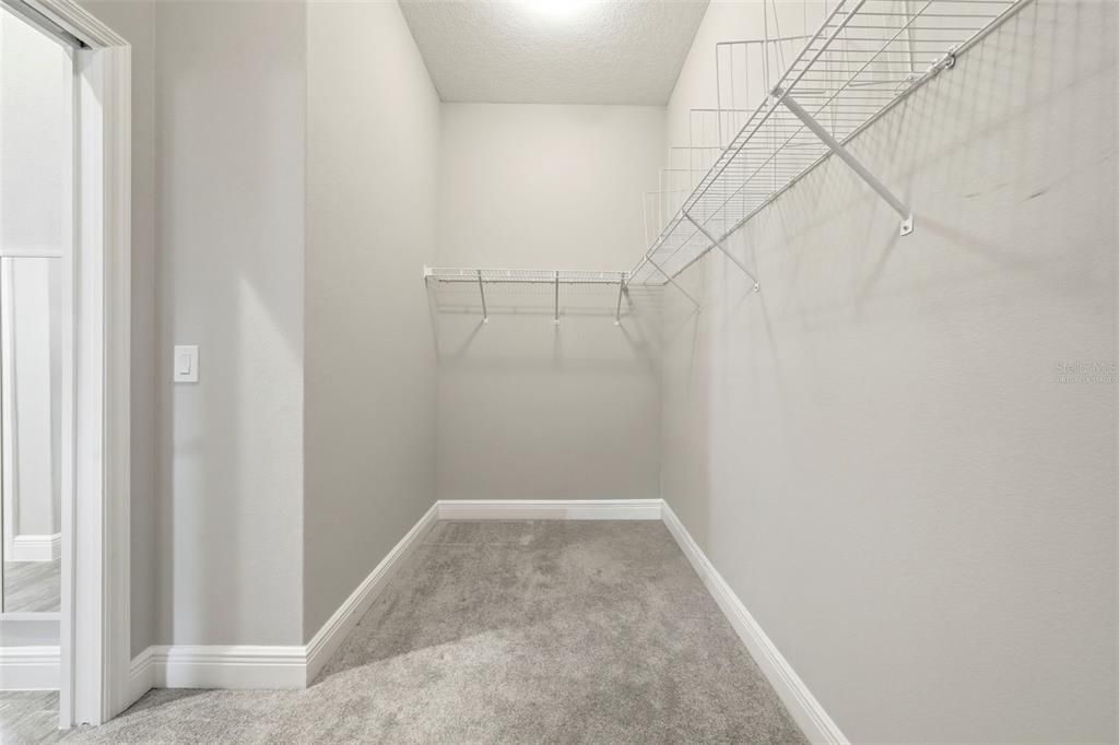 En Venta: $729,000 (3 camas, 2 baños, 2103 Pies cuadrados)